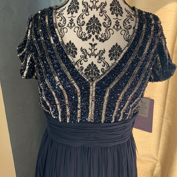 NWT Mother of the Bride beaded cap sleeve Navy Gown - Picture 3 of 15
